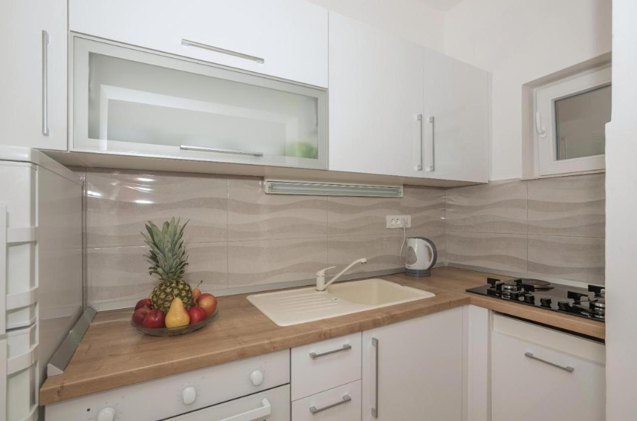 With A Parking Space - 23020 Makarska