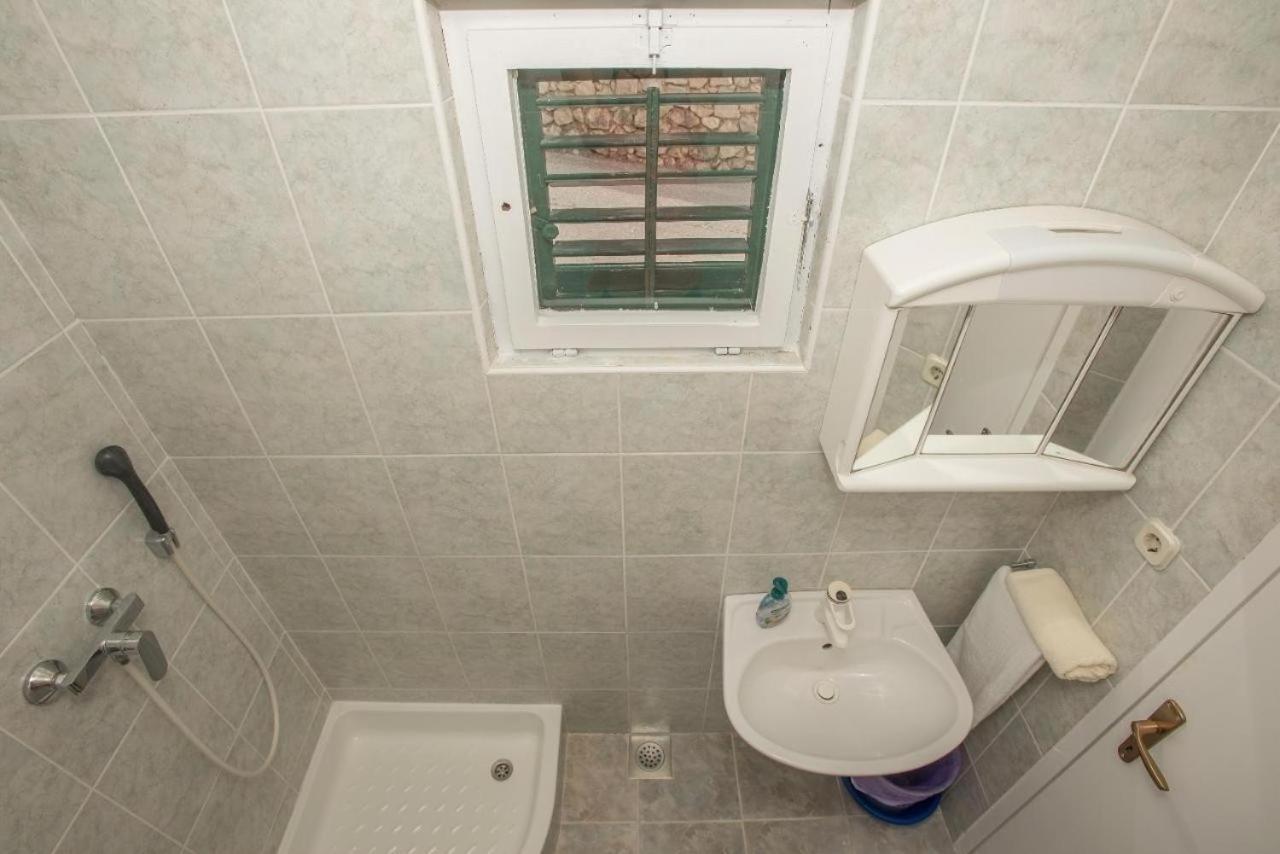 Apartment With A Parking Space - 23020 Makarska